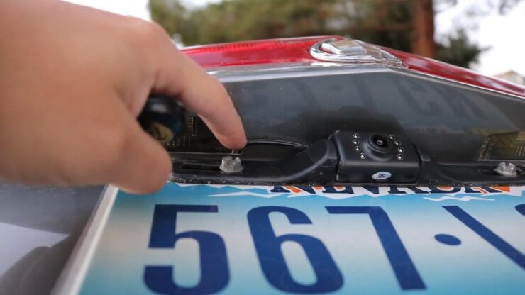 How to Wire the Backup Camera to Stay On